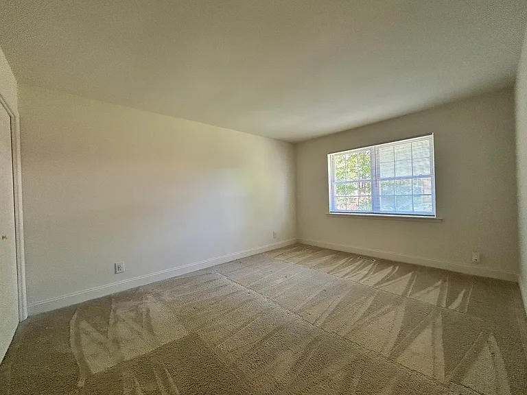 228 Crocker Dr #F — Photo 24