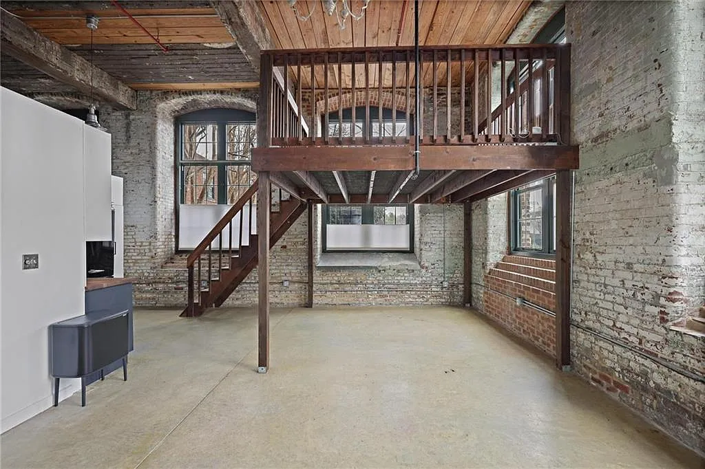 Building Photo - 170 Boulevard SE #H128