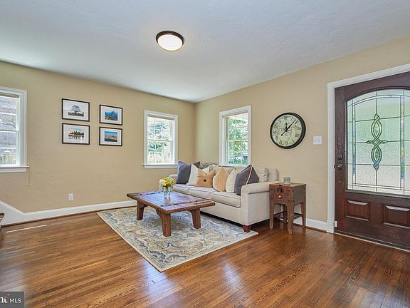 5th image of 106 W Marshall St