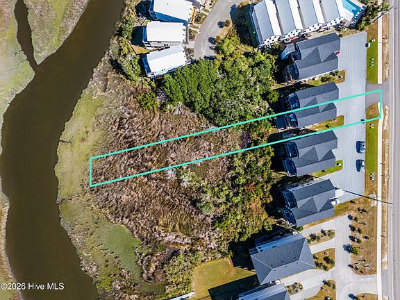 2nd image of 825a N New River Drive