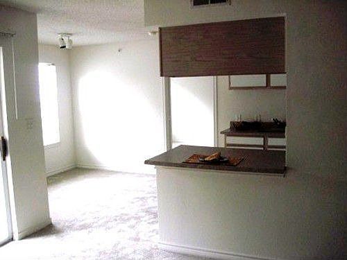3rd image of 684 Park Commons Ct APT I