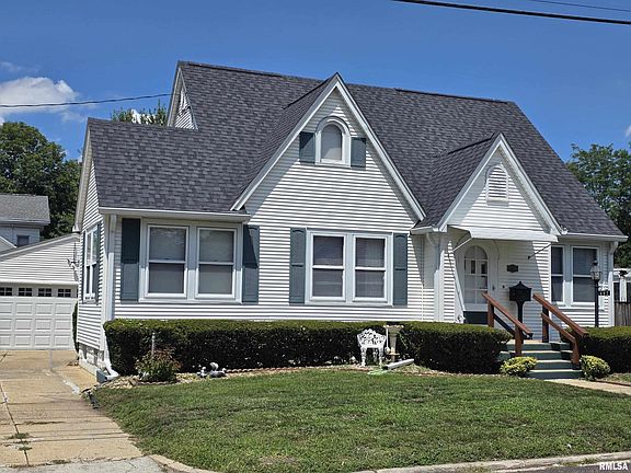 2nd image of 607 McLean St