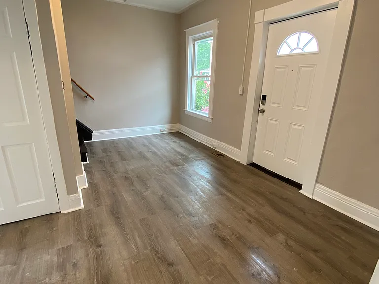 9 Lewis Pl — Photo 4