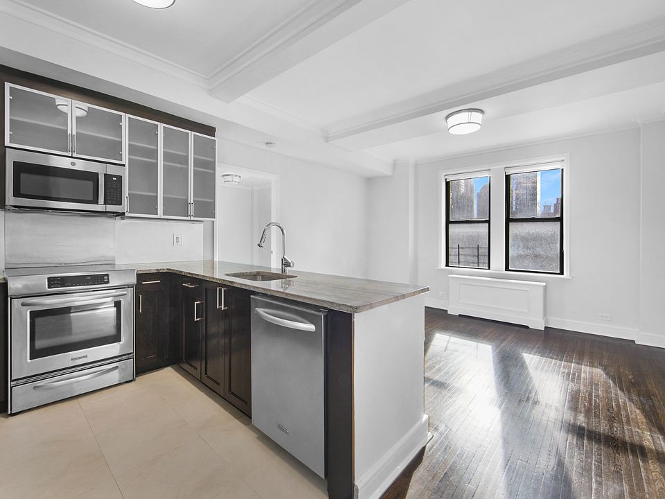 1st image of 210 W 70th St APT 501
