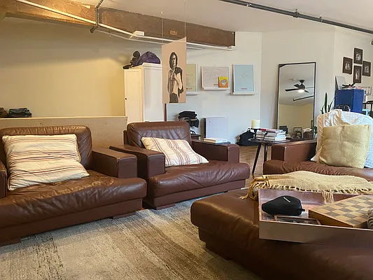 Rented by R New York | media 27