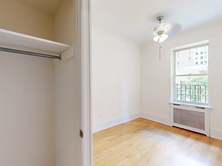 312 W 48th St #22 — Photo 10