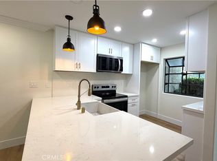 196 Pineview, Irvine, CA