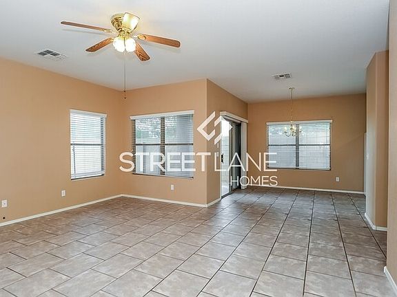 3rd image of 1446 N Saint Paul Dr