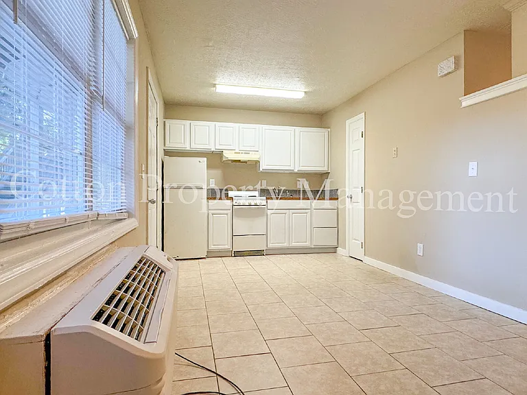 4516 Greentree Rd #9 — Photo 3