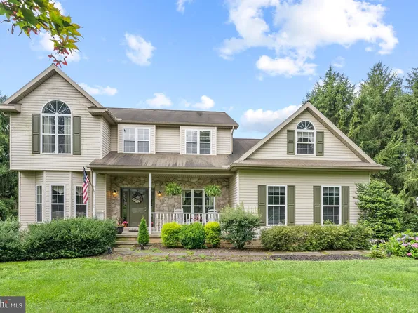 2 Echo Hill Rd, West Grove, PA 19390