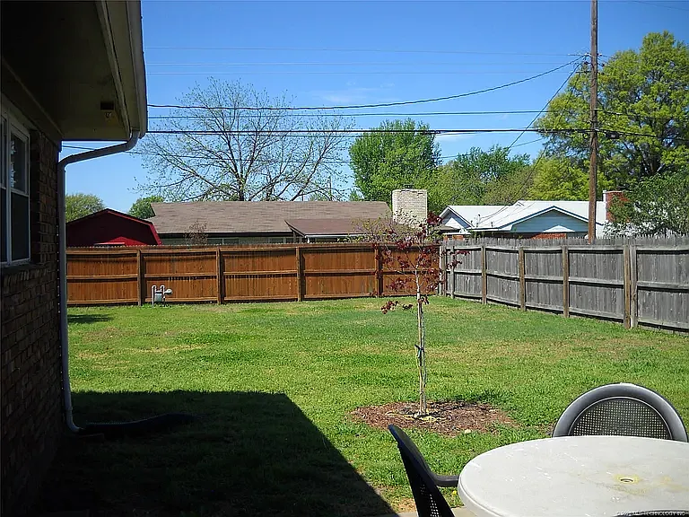 3 bed, 1144 sqft, $1,550 — Photo 3