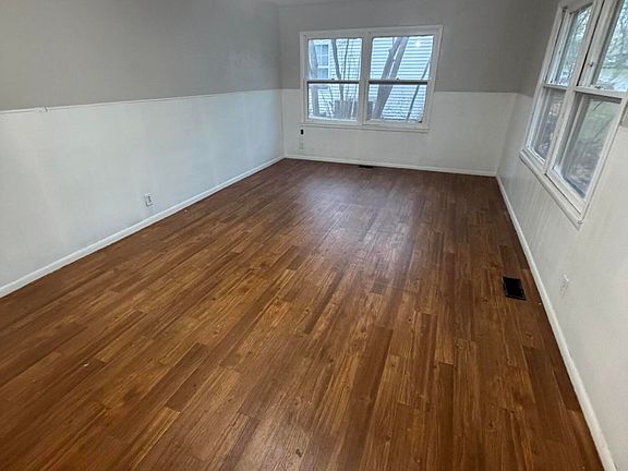 2nd image of 1107 Ash St