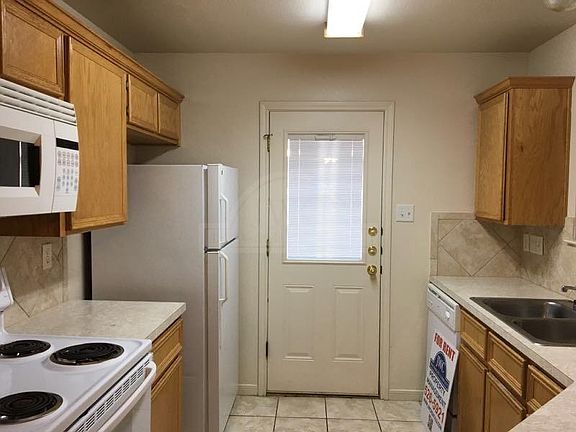 5th image of 1206 Nicholas Cir APT B