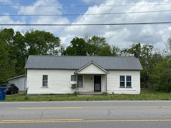 1119 N Main St, Mount Pleasant, TN 38474