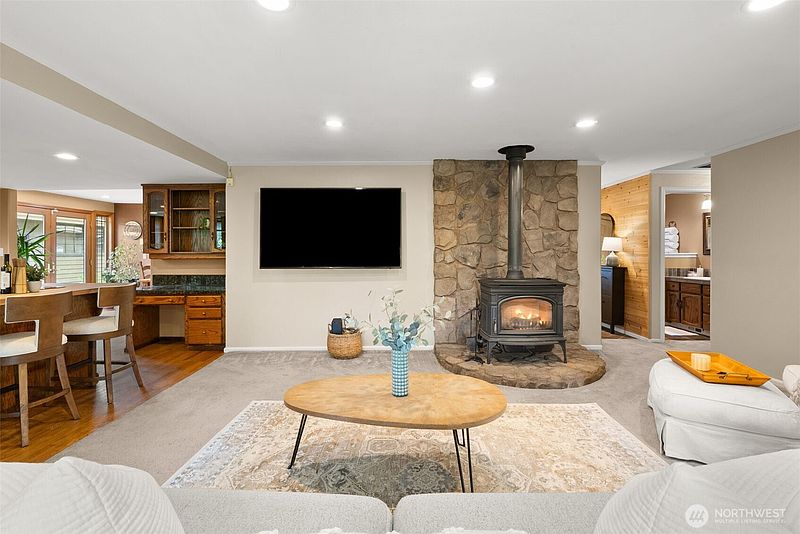2nd image of 6717 56th Street E