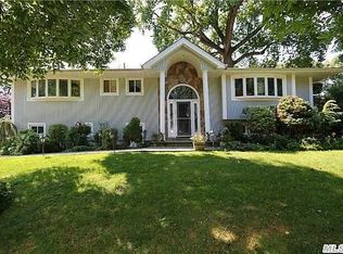 48 Sugar Maple Ln, Glen Cove, NY 11542