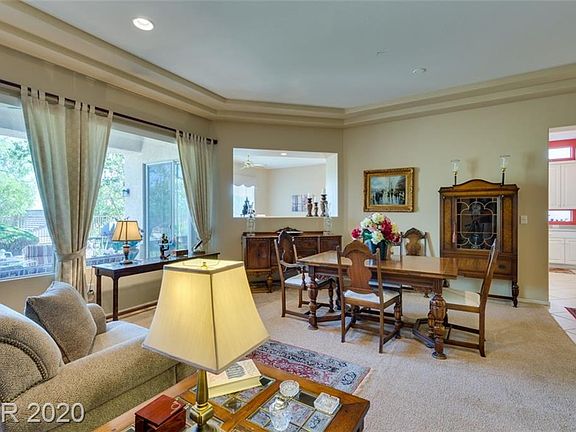 3rd image of 562 Mountain Links Dr