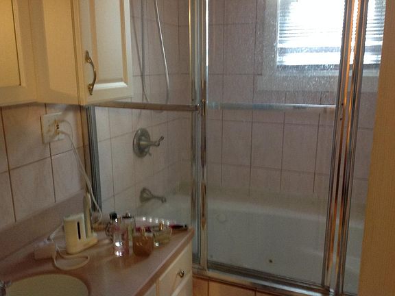 5th image of 154 Watson Ave #1