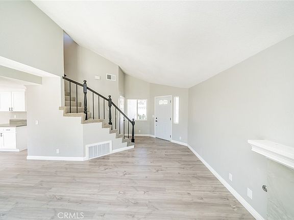 5th image of 827 S Tamarisk Ave
