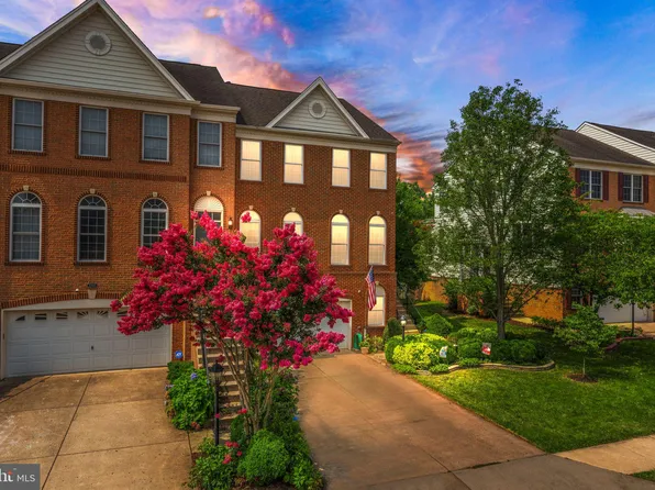 22553 Welborne Manor Sq, Ashburn, VA 20148