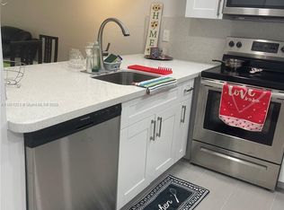 1102 Bahama Bnd APT D2, Pompano Beach, FL 33066
