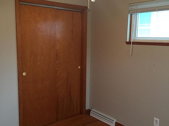 4th image of 80 Eiseman Ave