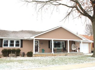 812 N Will St, Shelbyville, IL 62565