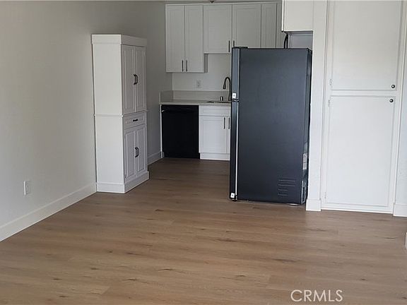 4th image of 526 Greystone Ln