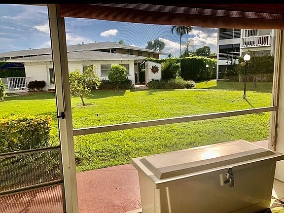 Welcome to the Sunny Lanai
