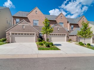 54663 Irish Crossings Ln, South Bend, IN 46637