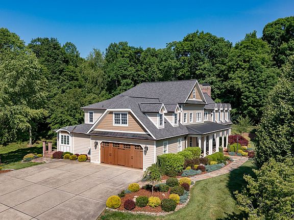 4th image of 156 Vines Dr