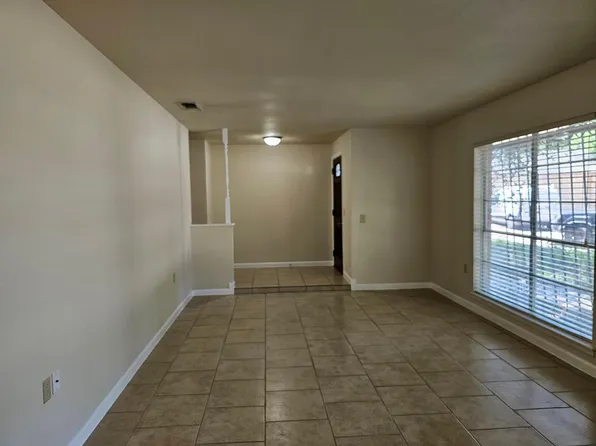 11518 Old Manse St, San Antonio, TX 78230