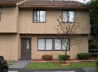 1 Hudson Heights Dr, Poughkeepsie, NY 12601