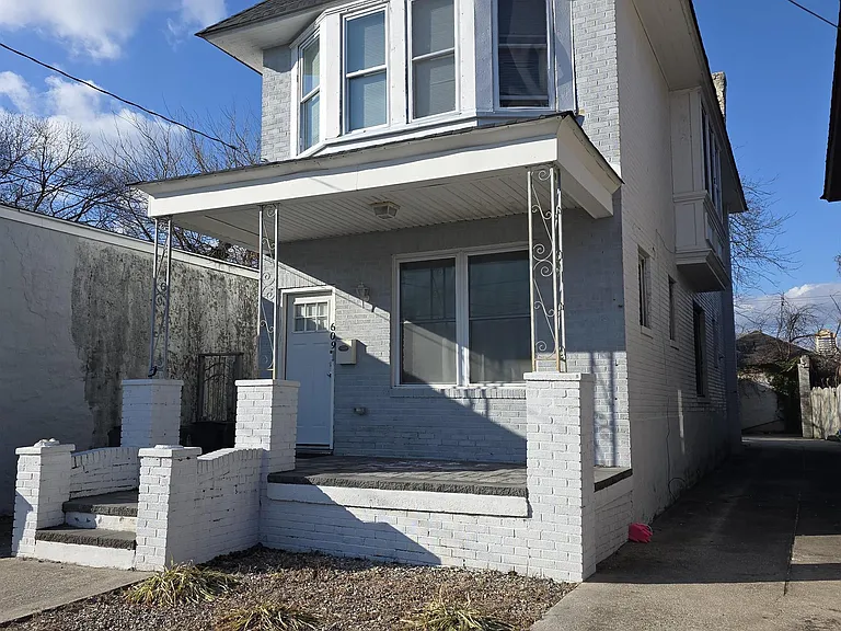 609 Adriatic Ave — Photo 3