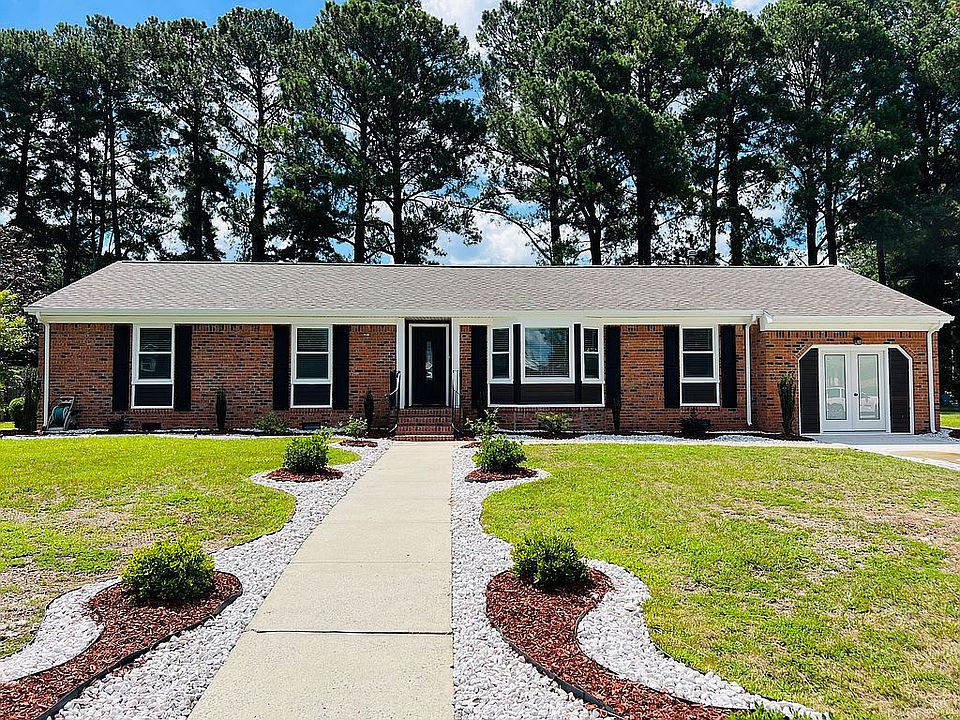 1st image of 809 Arnold Palmer Dr