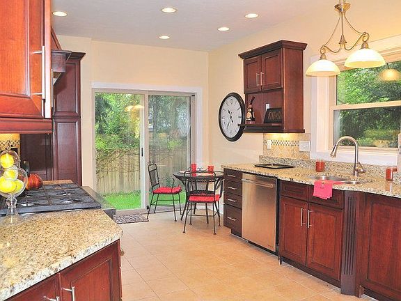 Fully updated kitchen