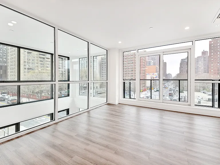 355 Grand St #3 — Photo 1