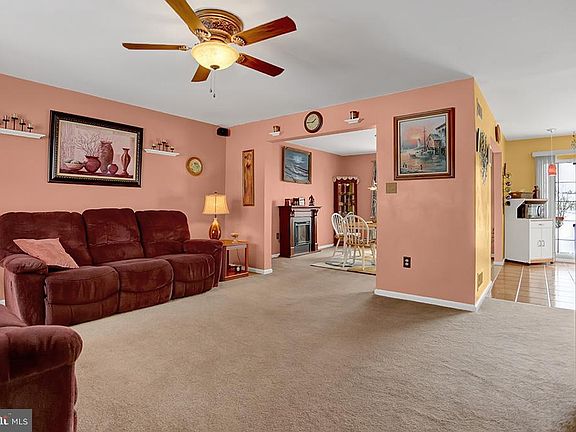 3rd image of 1061 Whitford Dr
