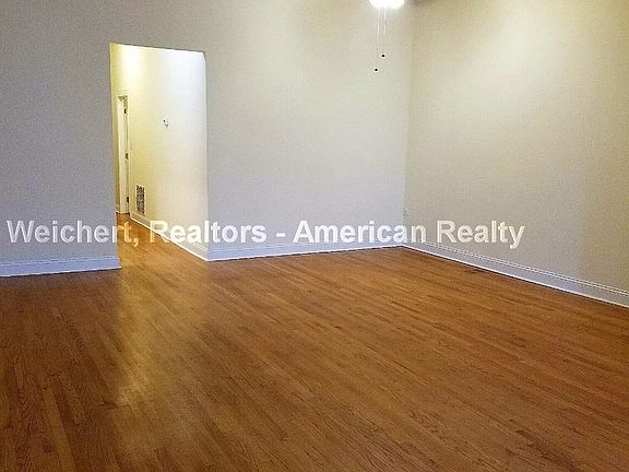 3rd image of 1404 N Noble St #1FRONT
