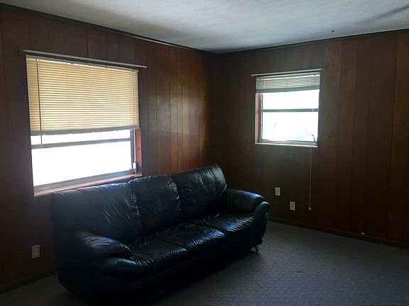 4th image of 658 Manor Dr