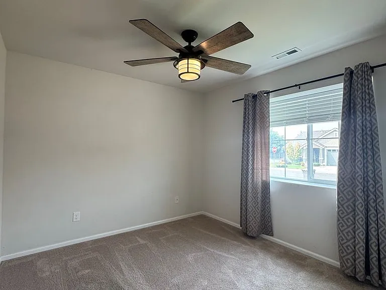 2502 N McIntosh St — Photo 6