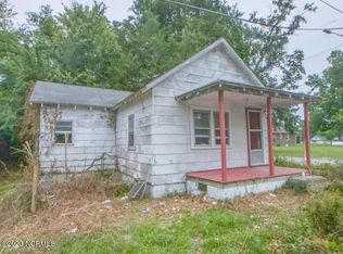 900 Church St, Elizabethtown, NC 28337