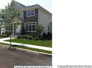 48 Dintree Ln, Staten Island, NY 10307