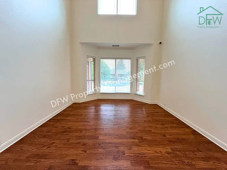 1205 Golden Gate Dr — Photo 12