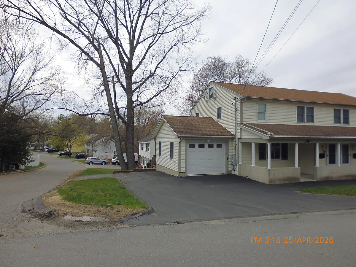 Building Photo - 32 Peaslee Ter