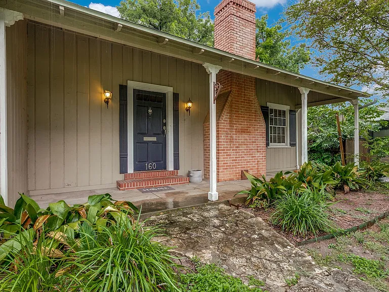 160 W Edgewood Pl — Photo 4