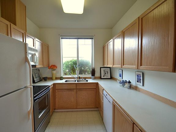4th image of 2716 151st Pl SW APT U103