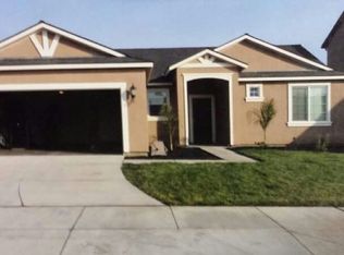 1266 Heather Ave, Dinuba, CA 93618