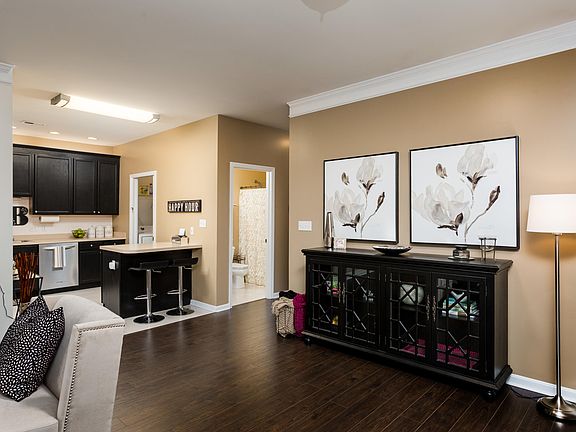 4th image of 407 Blue Rose Ct #407