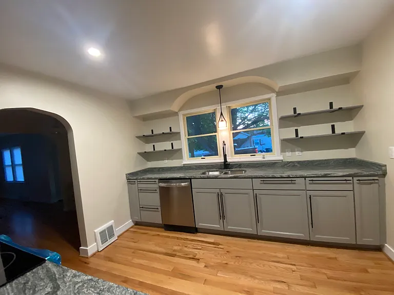 263 Center Ave — Photo 8